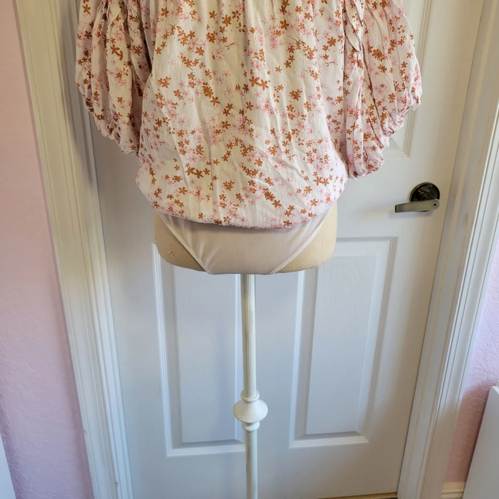 Free people dessa‎ tie back bodysuit floral top size m puff sleeves boho Spring